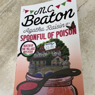 M.C.Beaton - Agatha Raisin & A Spoonful of Poison