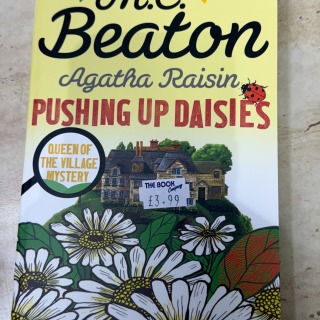 M.C.Beaton - Pushing Up Daisies
